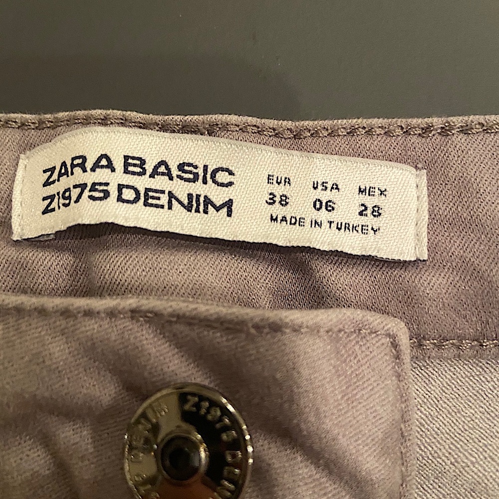 Jeans - Picture 2 of 4